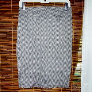 Super Stretch Metallic Zigzag pencil skirt ☑️